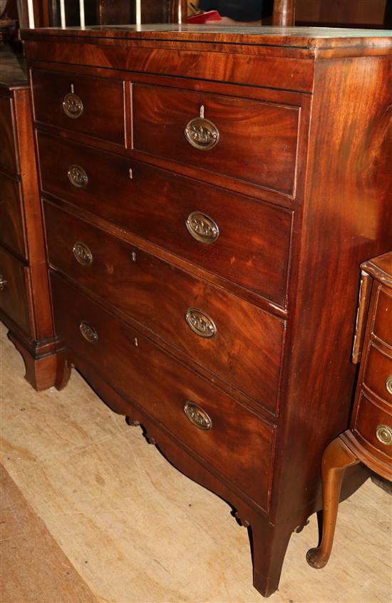 Regency mahogany chest of drawers